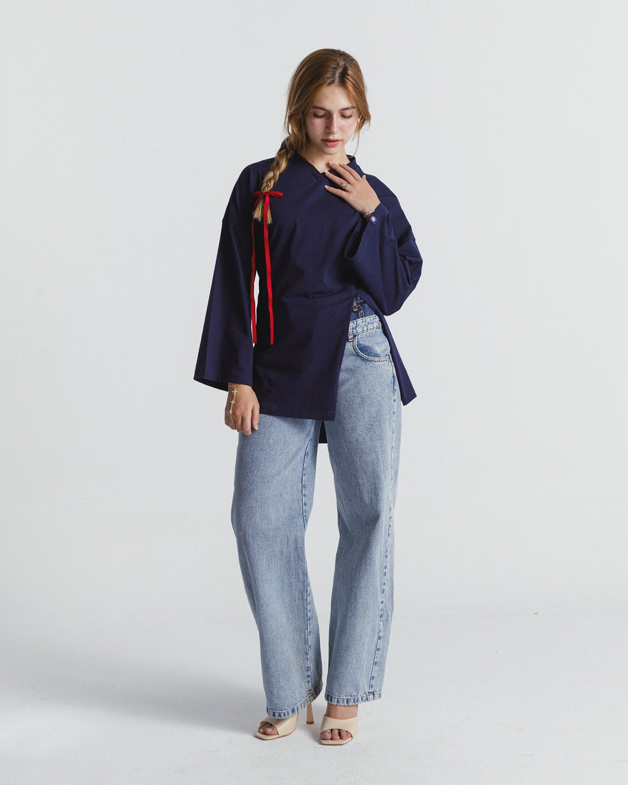 "غرام" BLOUSE IN NAVY BLUE