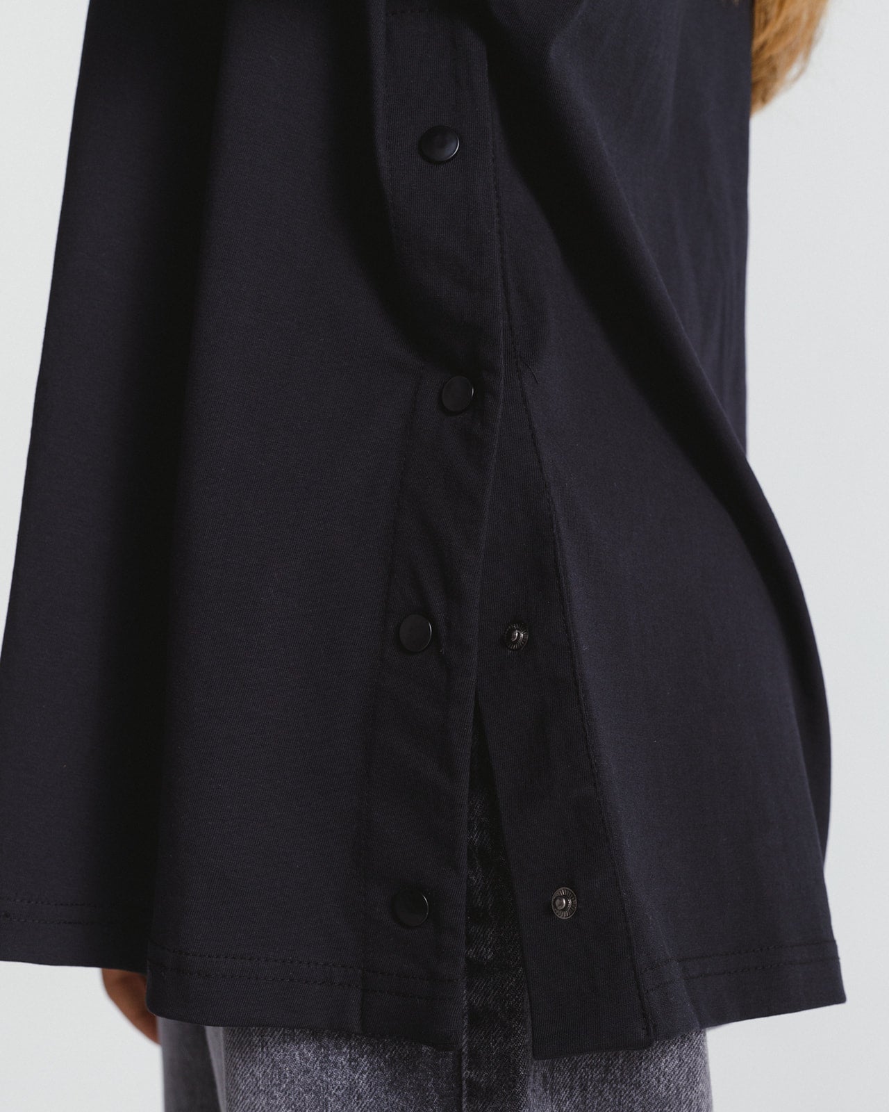 BLACK-LAYERED BLOUSE